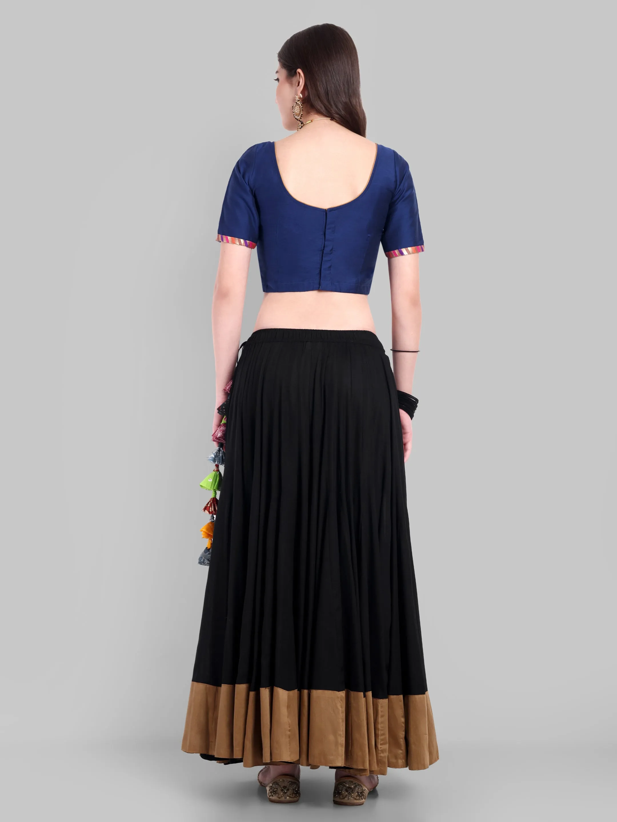 100 Kalis Black Skirt with Old gold Border