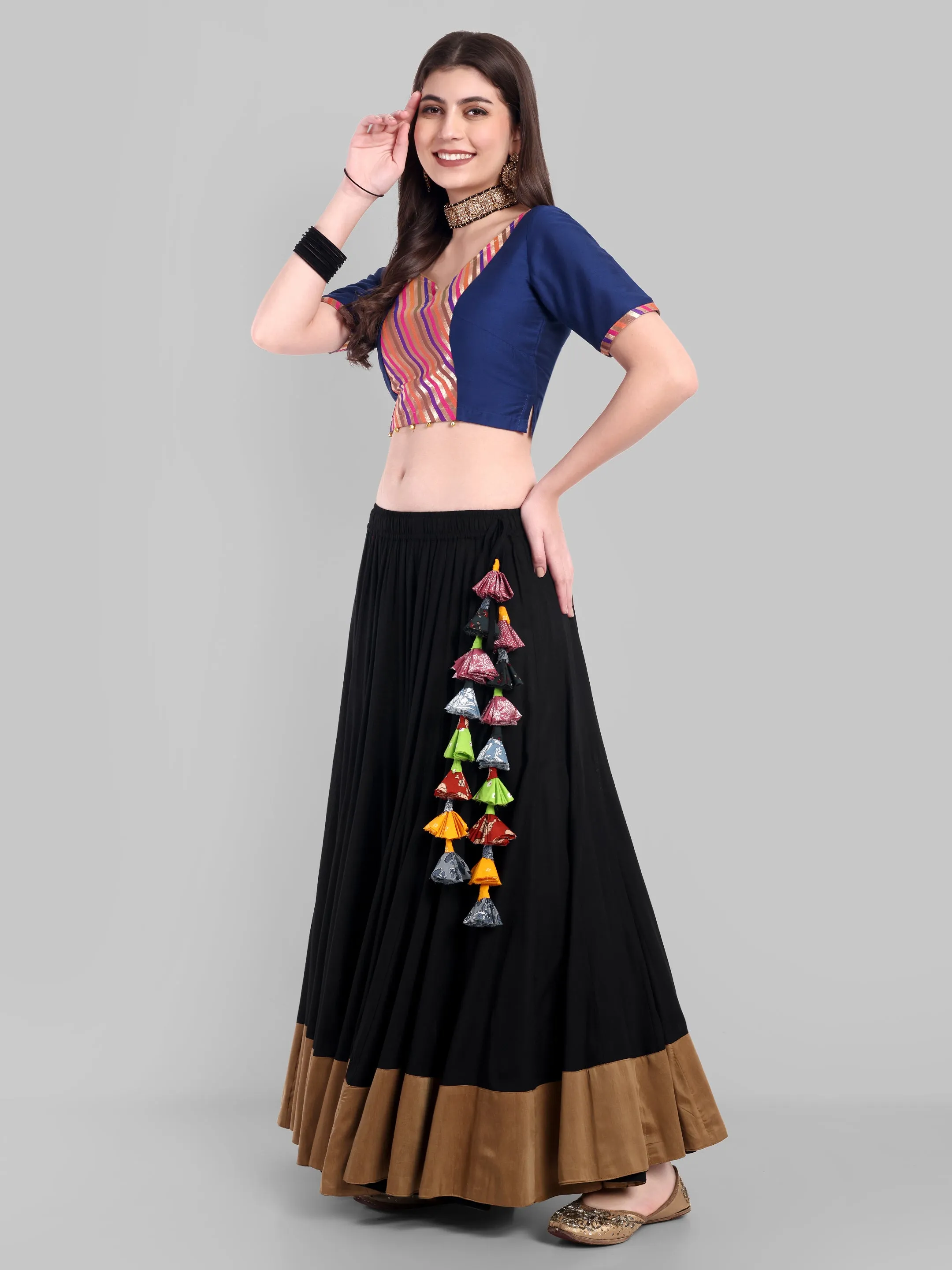 100 Kalis Black Skirt with Old gold Border