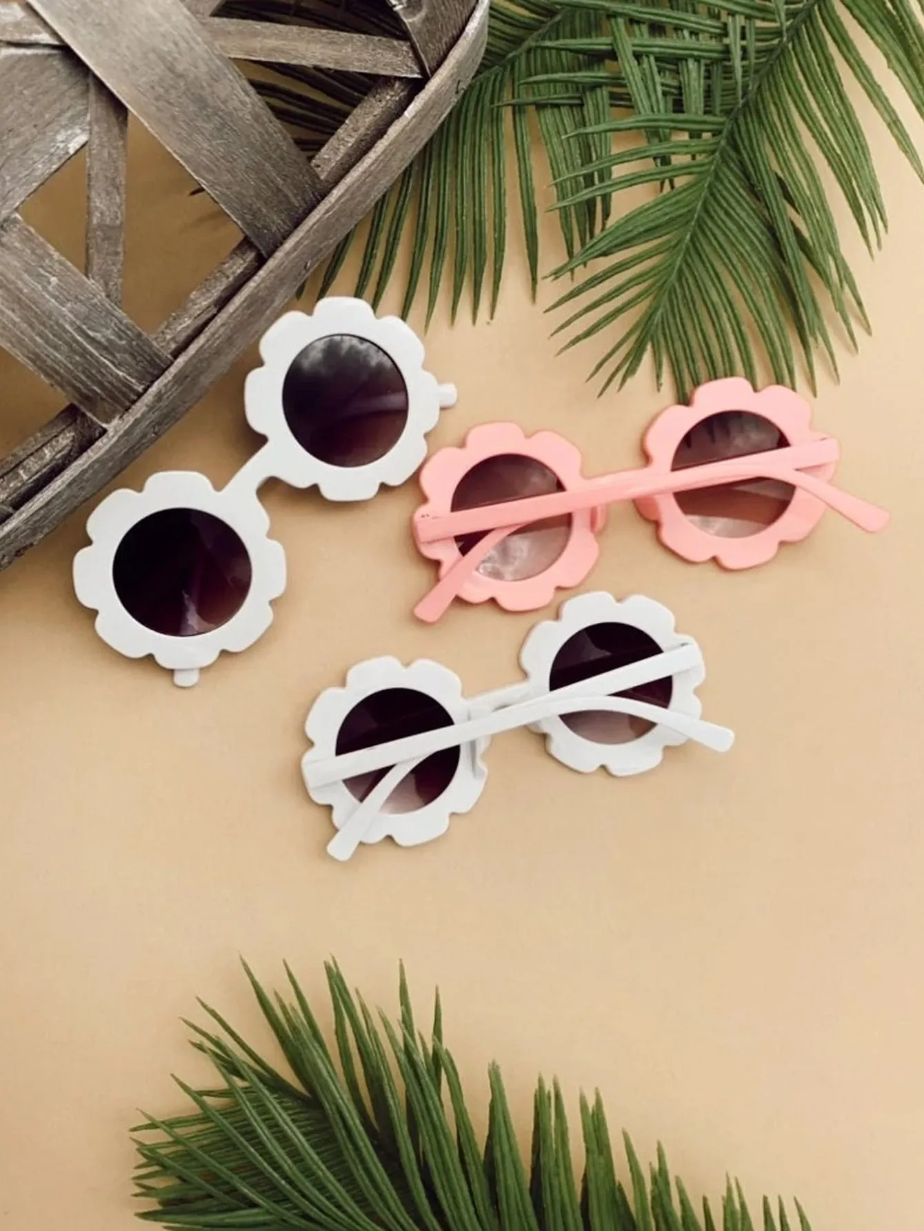 1pc Flower Shaped Random Party Glasses