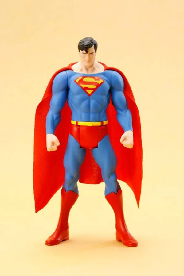 DC Universe - Superman Classic Costume ArtFx  Statue