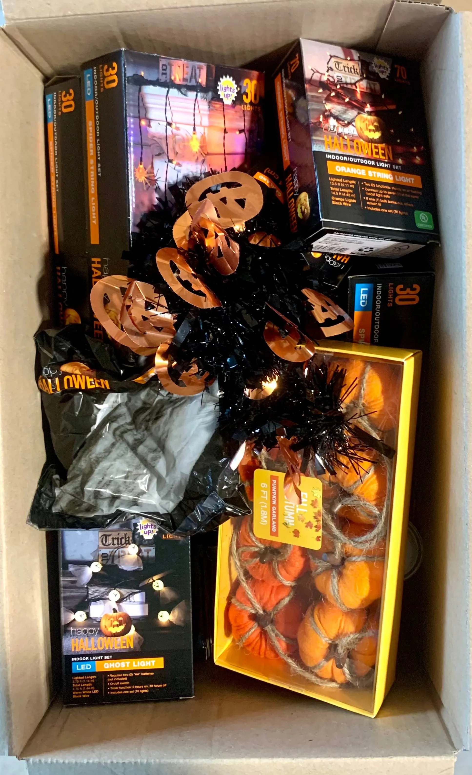 Halloween Decor: Assorted Box