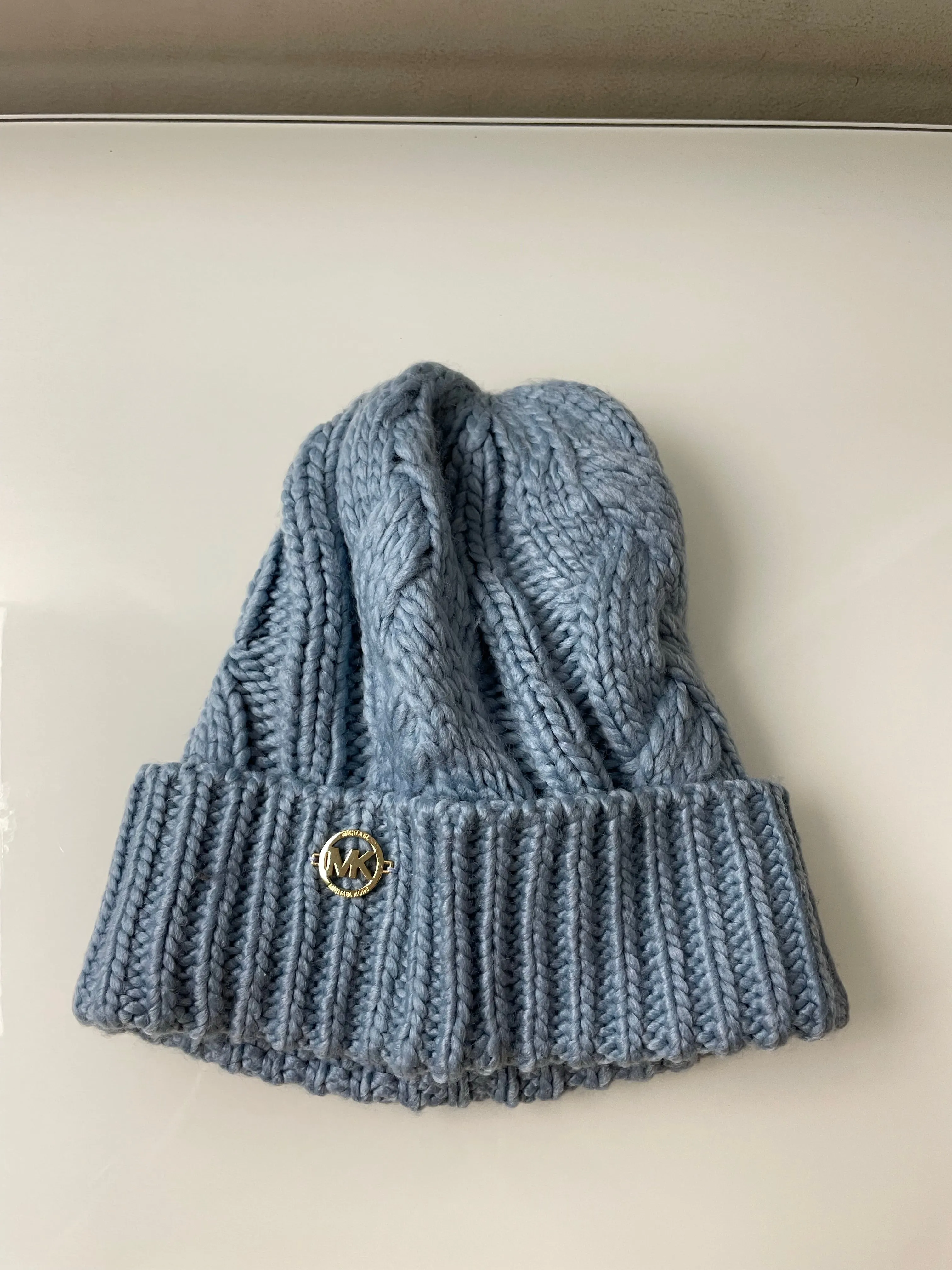 Women's Cuffed Braided Cable Hat